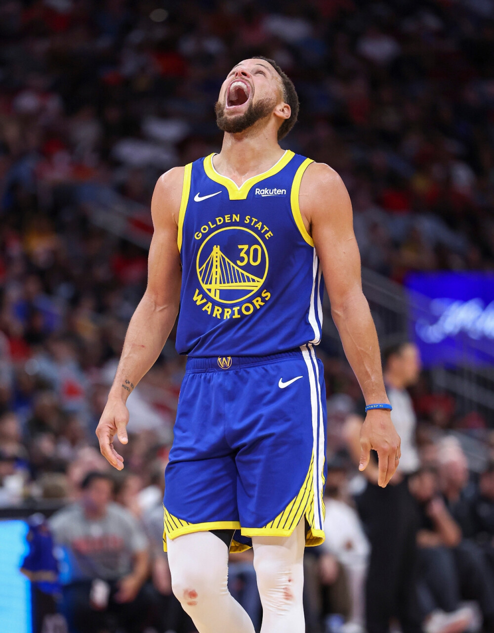 而与中游球 而与中游球