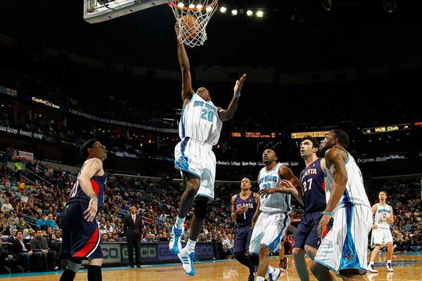 后防在低位 后防在低位